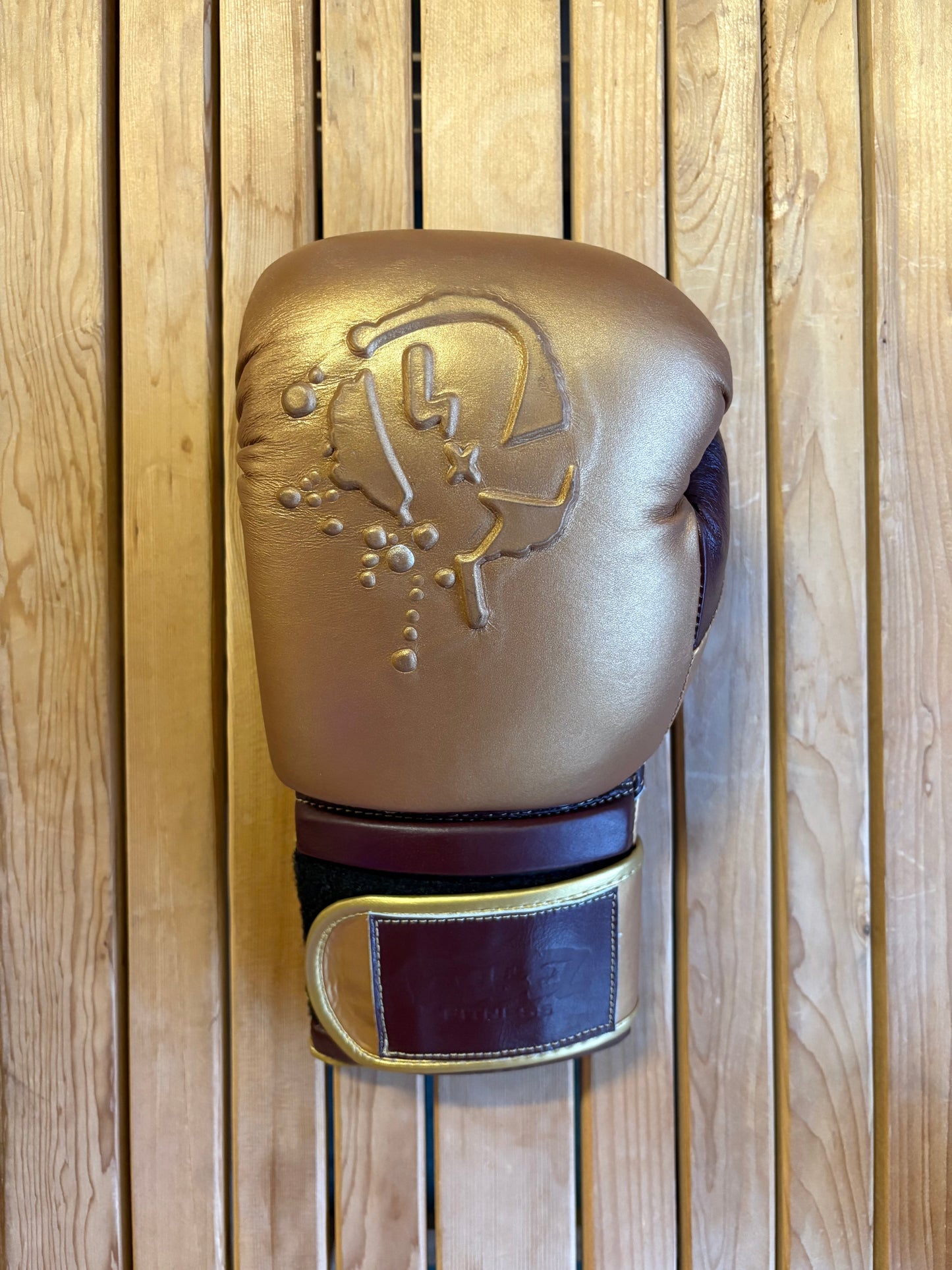 Rebel Gloves Gold